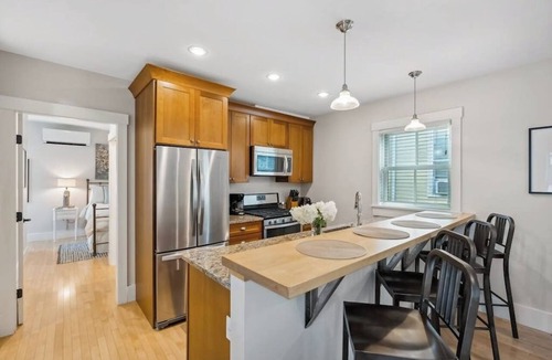 West End Condo | Renovated condo with prime West End location, 2 en suite bathrooms, & HGTV style