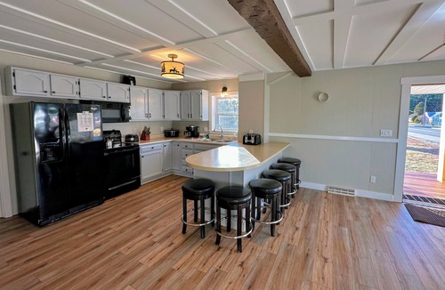 Twin Mountain Cottage | Renovated Farmhouse on Snowmobile Trail With Firepit & Mountain Views, 10 min From Bretton Woods