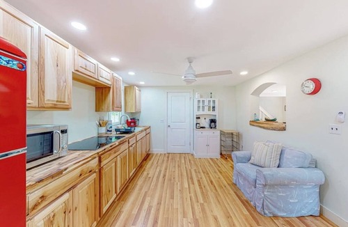 Boothbay Harbor Cabin | Renovated home with water views, - dogs okay
