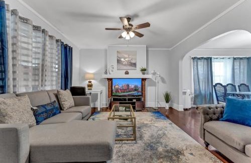North Buffalo House | Renovated Main Floor Large 3 Bed House