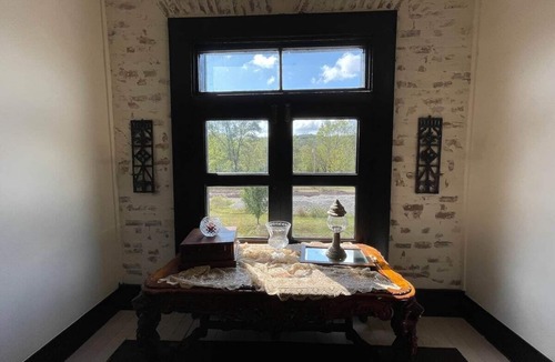 Chester Apartment | Rent the 10,000 sq. ft historic 1887 Beard and Lady Inn surrounded by the Ozarks