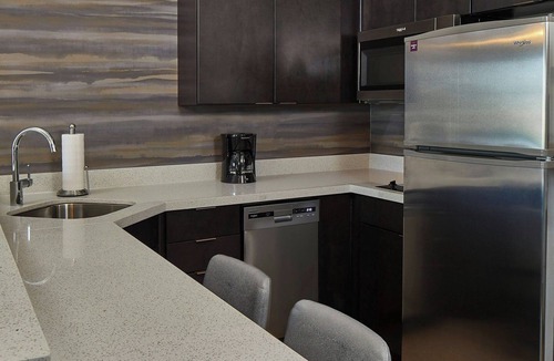 Hough Hotel | Residence Inn by Marriott Cleveland University Circle/Medical Center