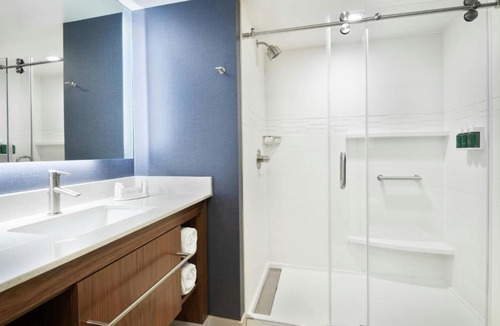 Portland Hotel | Residence Inn by Marriott Portland Thompson's Point