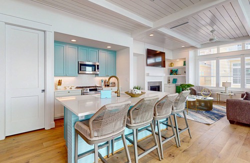 Port Aransas Cabin | Resort Pools, Golf Cart Boardwalk to Beach