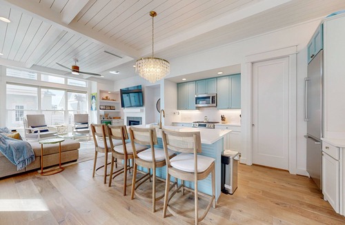 Port Aransas Cabin | Resort Pools, Golf Cart Boardwalk to the Beach