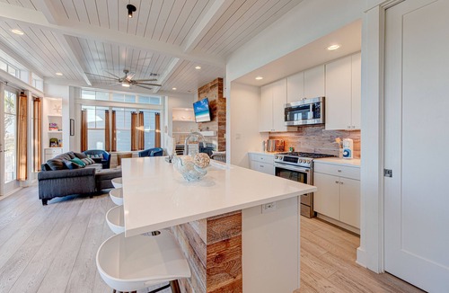 Port Aransas Cabin | Resort Pools, Pet Friendly, Golf Cart Boardwalk to Beach