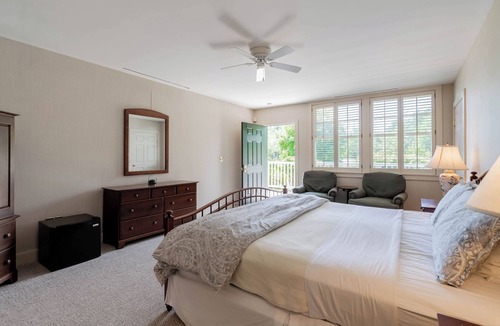 Lincolnville Cabin | Resort style, family friendly getaway!