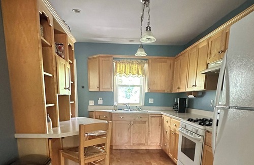 Jamestown House | Rest and Respite-a cozy home to gather in on vacation or be near family at LSS.