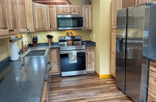 Questa Woods Cabin | Resurrection Peaks Lodge open May of 2025! Perfect for large groups.