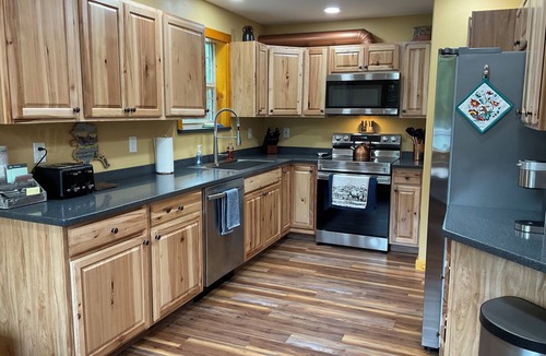 Questa Woods Cabin | Resurrection Peaks Lodge open May of 2025! Perfect for large groups.