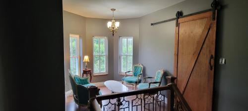 Waterville Apartment | River side Hunting Manor1869
