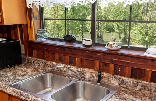 Murfreesboro Cabin | Riverfront Cabin on the Little Missouri 3 bed, 3 bath TriPlex