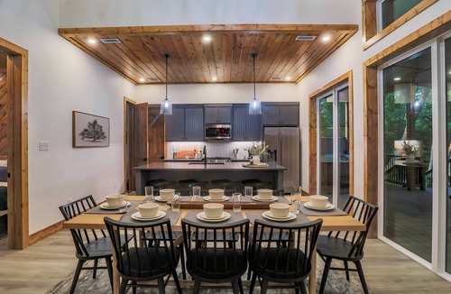 Broken Bow Cabin | Riverside Retreat near Broken Bow - Hot Tub, Riverfront, Sleeps 14