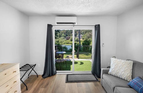 Lake Cowichan Hotel | Riverside Studio | Kitchenette, Firepit, BBQ, Dock