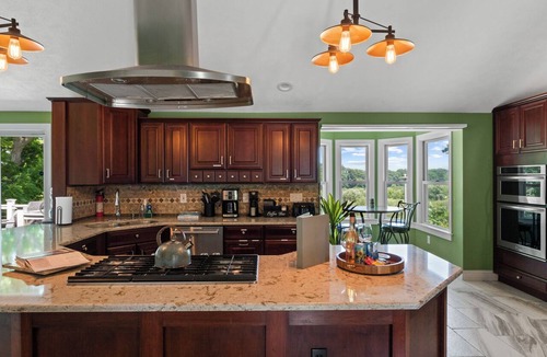 Port Ontario House | Riverview Lodge Master Suite
