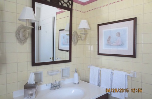 Thorold Bed & Breakfast | Robinsong Bed and Breakfast