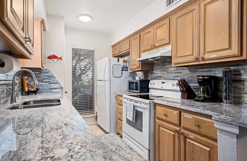 Sailhouse Condo | Rockport Racquet and Yacht Club by Miss Kitty’s