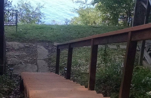 Burdett Cabin | Romantic getaway or family/friend vacation with private beach!