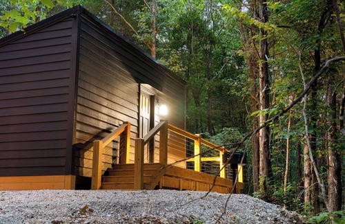 Omaha Cabin | Romantic Hideaway | Hot Tub Near Thunder Ridge