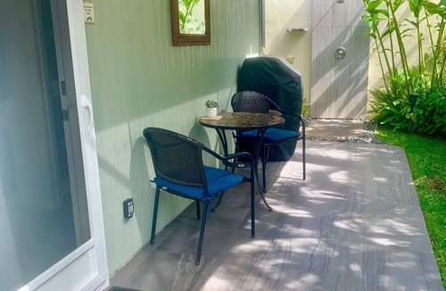 Kihei Cottage | Romantic Private Garden Cottage B&B Within Walking Distance to the Beach!