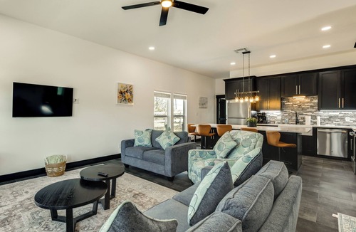 Somerville Cottage | Roo's Hideaway Modern 3BR Near Round Top & A&m!