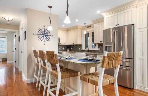 Narragansett Pier House | Roof Top Retreat! Only Steps to Boon St Market and Narragansett Sea Wall!