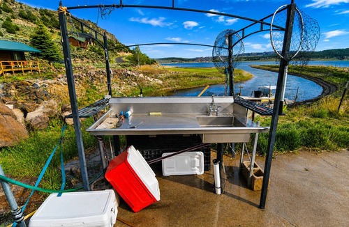 Mammoth Creek Hotel | Room With Scenic Mountain Side Views
