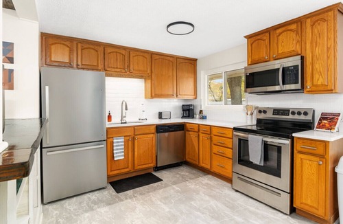 Reynoldsburg House | Rosehill Rise: 3BR, 2BA Ranch