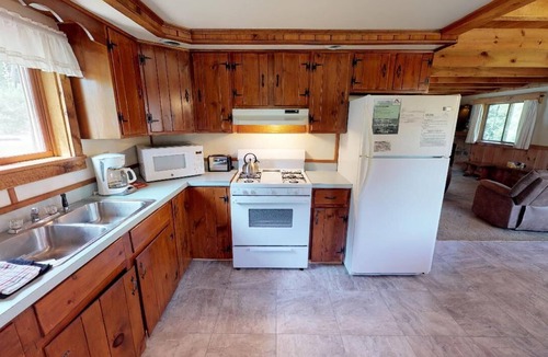 Gaines Cabin | Rough Cut Lodge - Pine Cabin