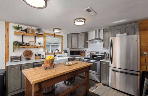 Ponce De Leon Cabin | Rustic A-frame Cedar Cabin with loft, Lg Grill Outdoor Dining & Fire pit!