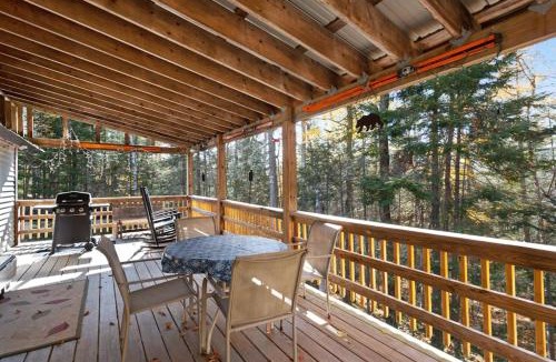 Greenville House | Rustic cabin near boating, fishing or hiking to the lake - dog-friendly