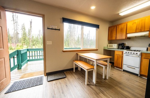 Kalifornsky Cabin | Rustic Cabin Near Kenai River | The Guide`s Den