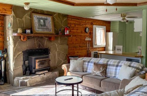 Steam Engine Meadows House | Rustic Cabin Stay in Brian Head Resort w/View
