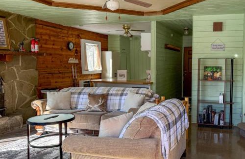 Steam Engine Meadows House | Rustic Cabin Stay in Brian Head Resort w/View