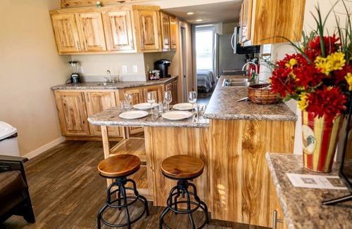 Satin Cabin | Rustic Elegance in Texas - Amazing Glamping Getaways in this Chilton Cabin Rental