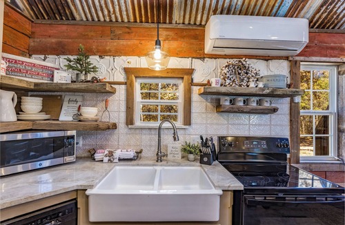 Coleman Cabin | Rustic Grace Cabin near Tishomingo, Oklahoma