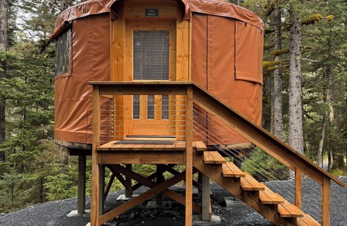 Seward Cabin | Safari Lodge Adventure Camp