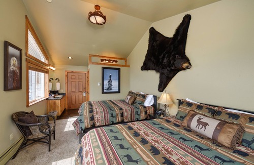 Seward Cabin | Safari Lodge