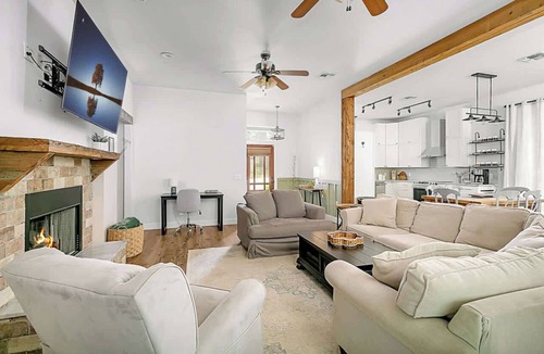 Ruston House | Safe Location; Comfortable & Cozy; King Beds