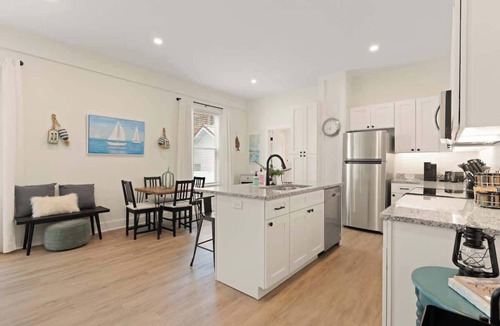 Brunswick House | Salt on Wolfe - 15 Min to Beach/Near Restaurants