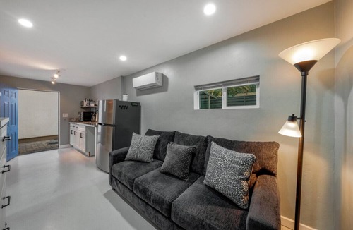 Sam Hughes House | Sam Hughes/Shared Yard/Casita/1 BD 1 BA