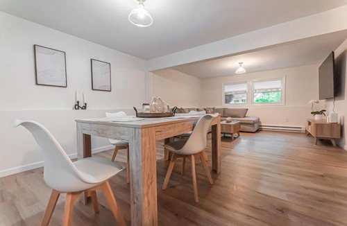 Park Forest Village Apartment | Sanctuary on Sylvan with Golden King Bed