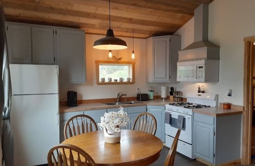 Diamond Ridge Cottage | SANDHILL COTTAGE- Secluded Retreat-In-The-Woods, Ocean Views, minutes to Homer!