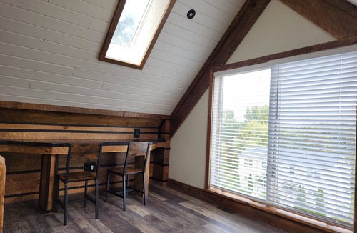 Malta House | Saratoga house overlooking the lake