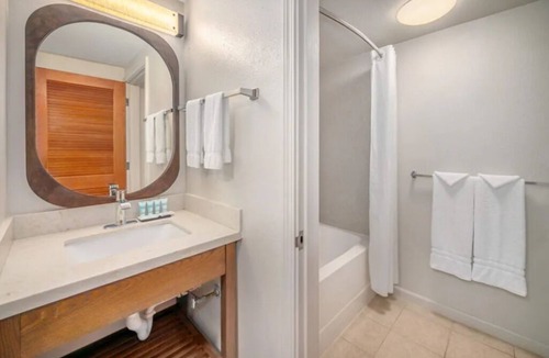 Kahului Hotel | Scenic Beach Retreat | 3 Spacious Rooms near Kanaha Beach Park - 5 Min Drive