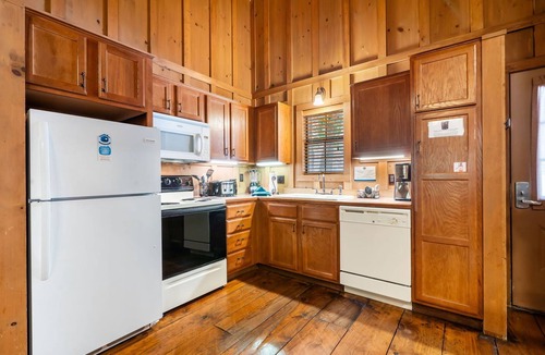 Branson Cabin | Scenic Branson Resort Cabin for Getaways