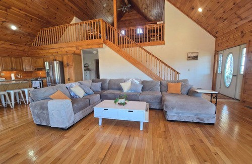 Duncansville Cabin | Scenic Mountain Family Retreat, Private Pool w/Panoramic Views, Modern Interior