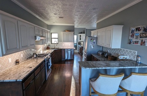 Sand Springs House | scenic Retreat for the Family