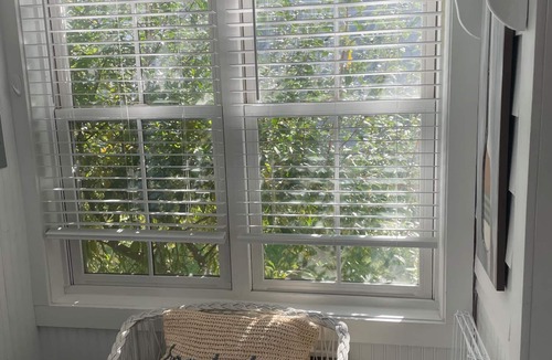 Pine Point House | Sea-clusion by the sea! Cozy cottage within step of the beach!