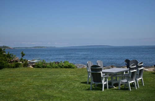 Peaks Island House | Sea Glass - Peaks Island Backshore oceanfront cottage with stunning views!